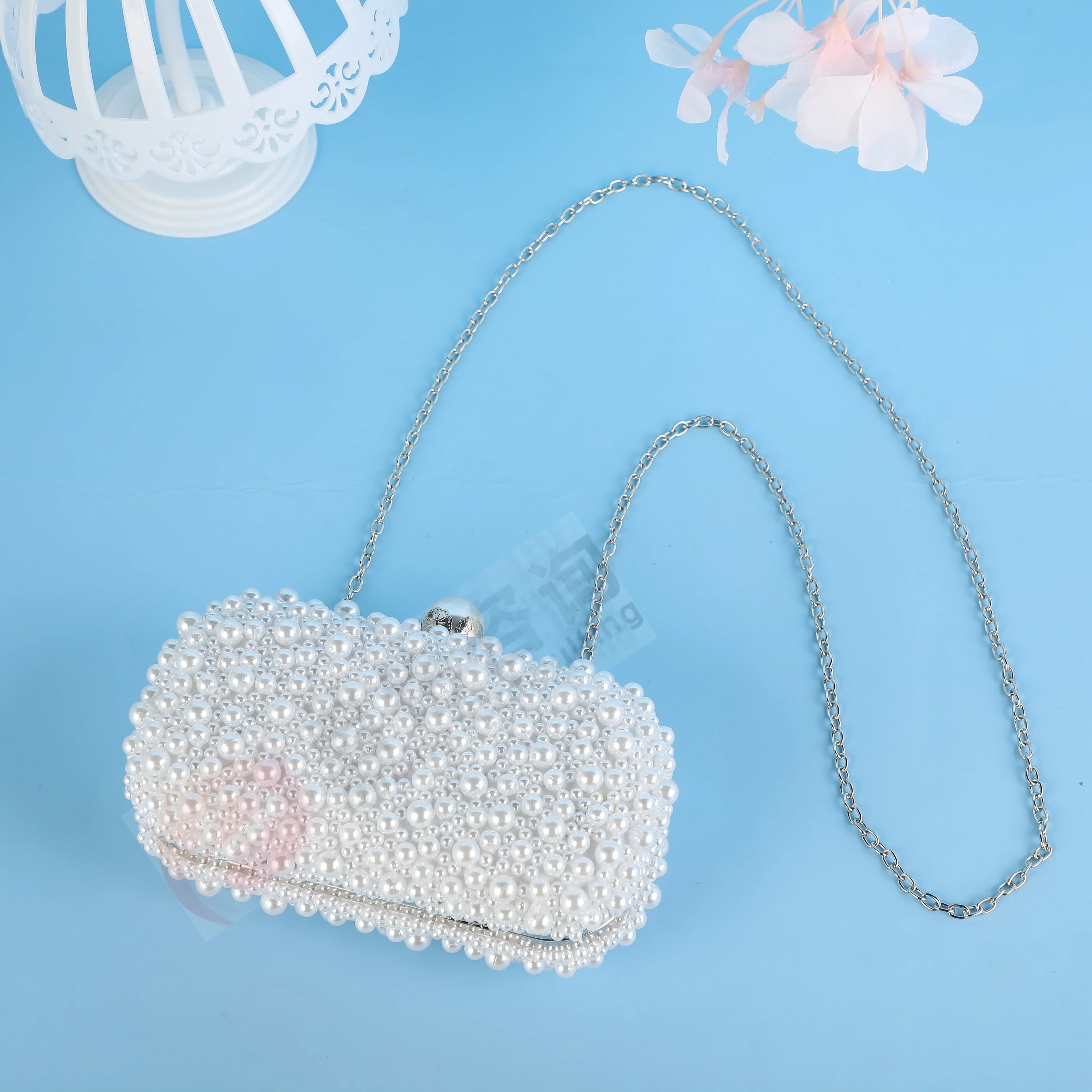 Pearl Box Clutch